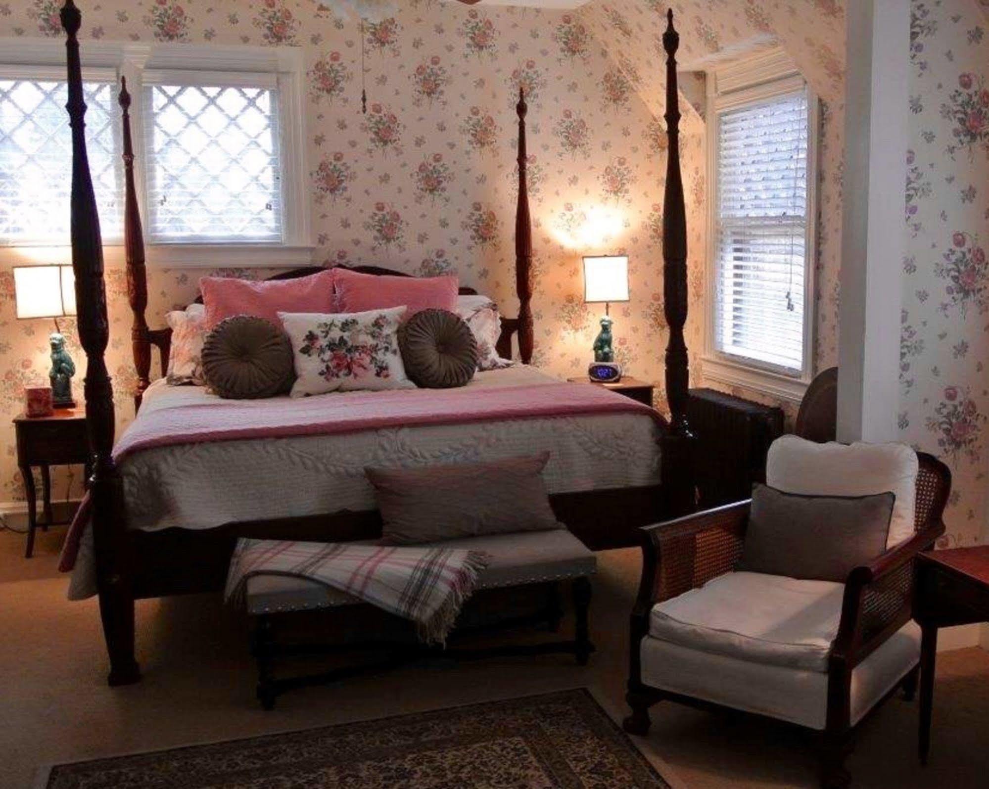 Manor House Bed & Breakfast Norfolk Exterior photo